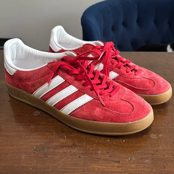 Adidas GAZELLE INDOOR SHOES- Better Scarlet / Cloud White / Gum Men’s Size 8.5 - Picture 1 of 6